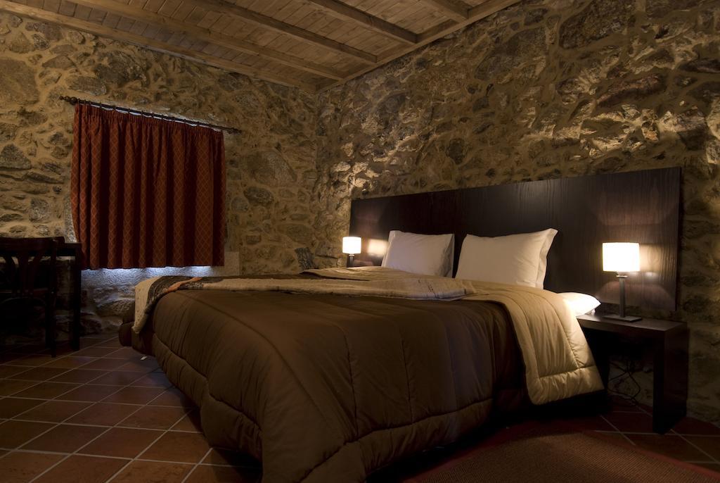 Casa Entre-Palheiros E Casa Do Canastro Montalegre Szoba fotó